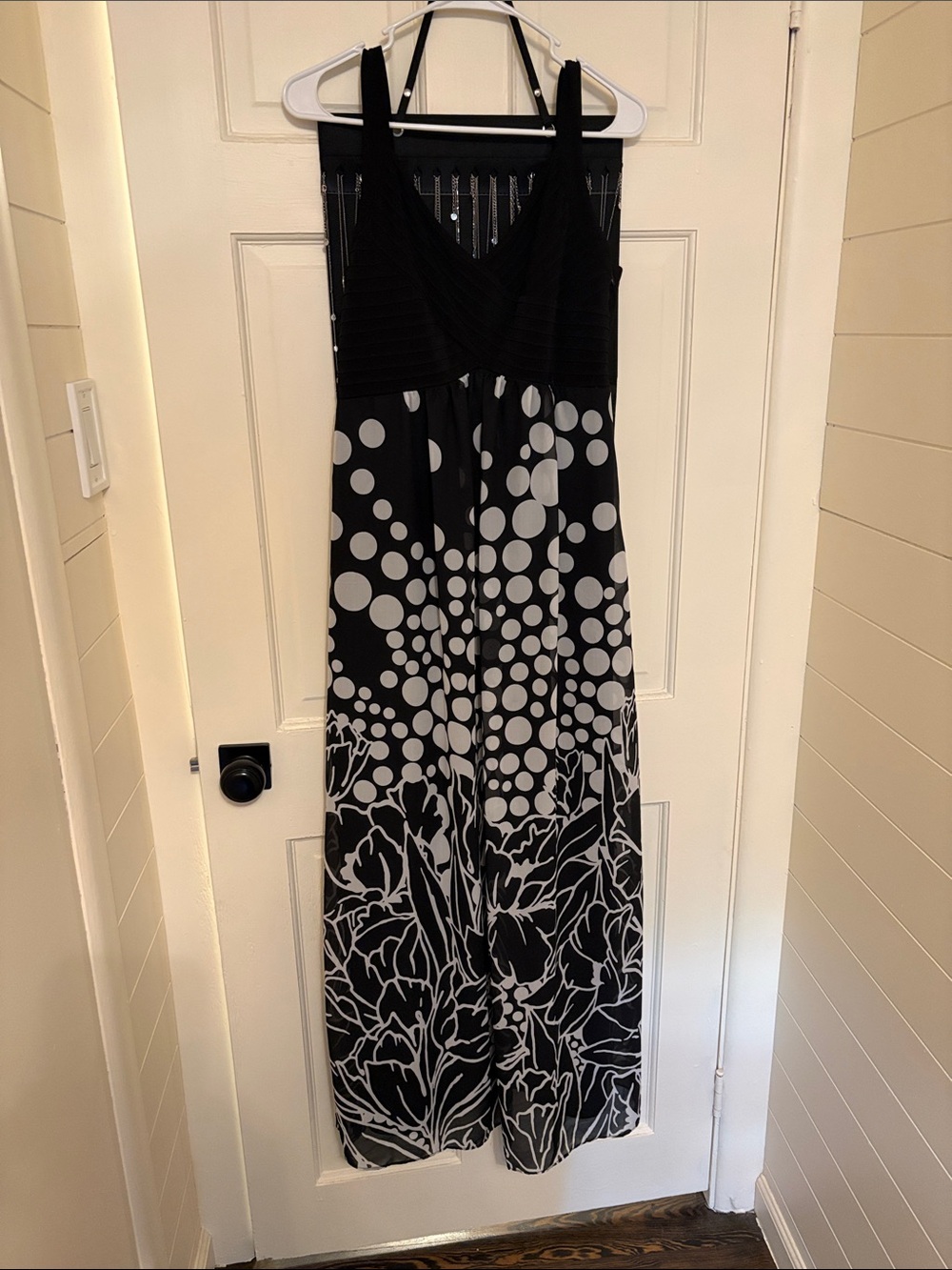 Black and White Patterned Maxi Dress - Sleeveless V-Neck